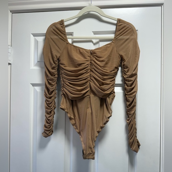 Princess Polly Ruched Delaney Bodysuit
Size 8 - Picture 6 of 6